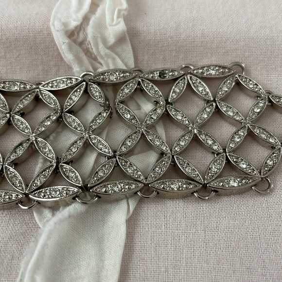 Silver applique trim, Bridal Applique, trim, crystal rhinestone applique - Picture 4 of 7